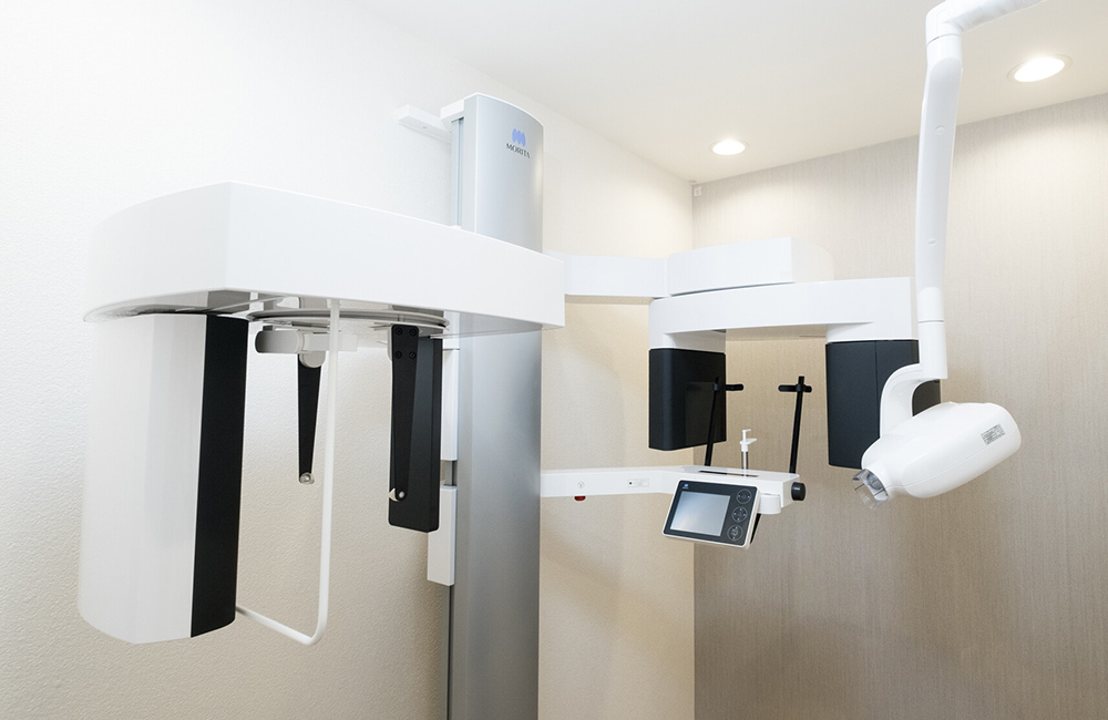 精密な診断を可能にする漆原歯科・矯正歯科クリニックの最新の歯科用CT・セファロ